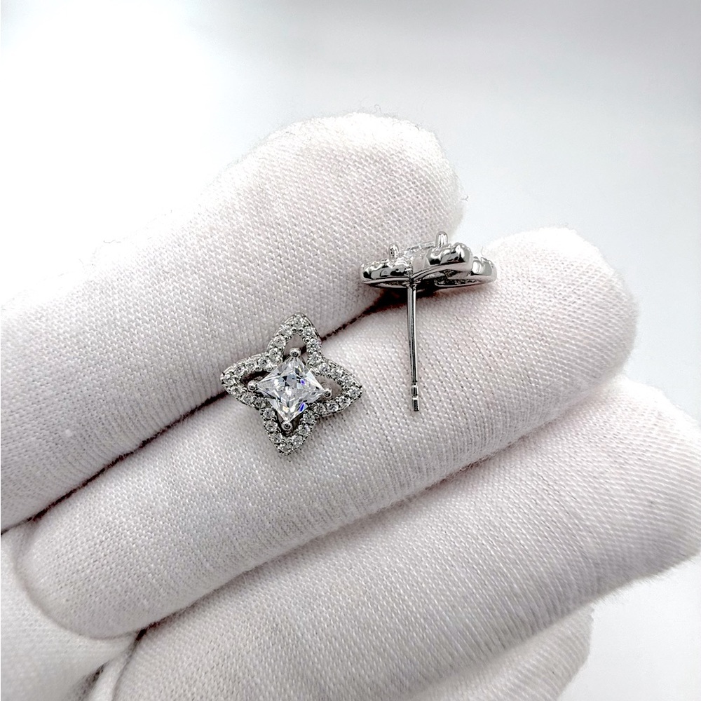 .925 Sterling Silver Clover Style Cz Post Earrings - Picture 5 of 14